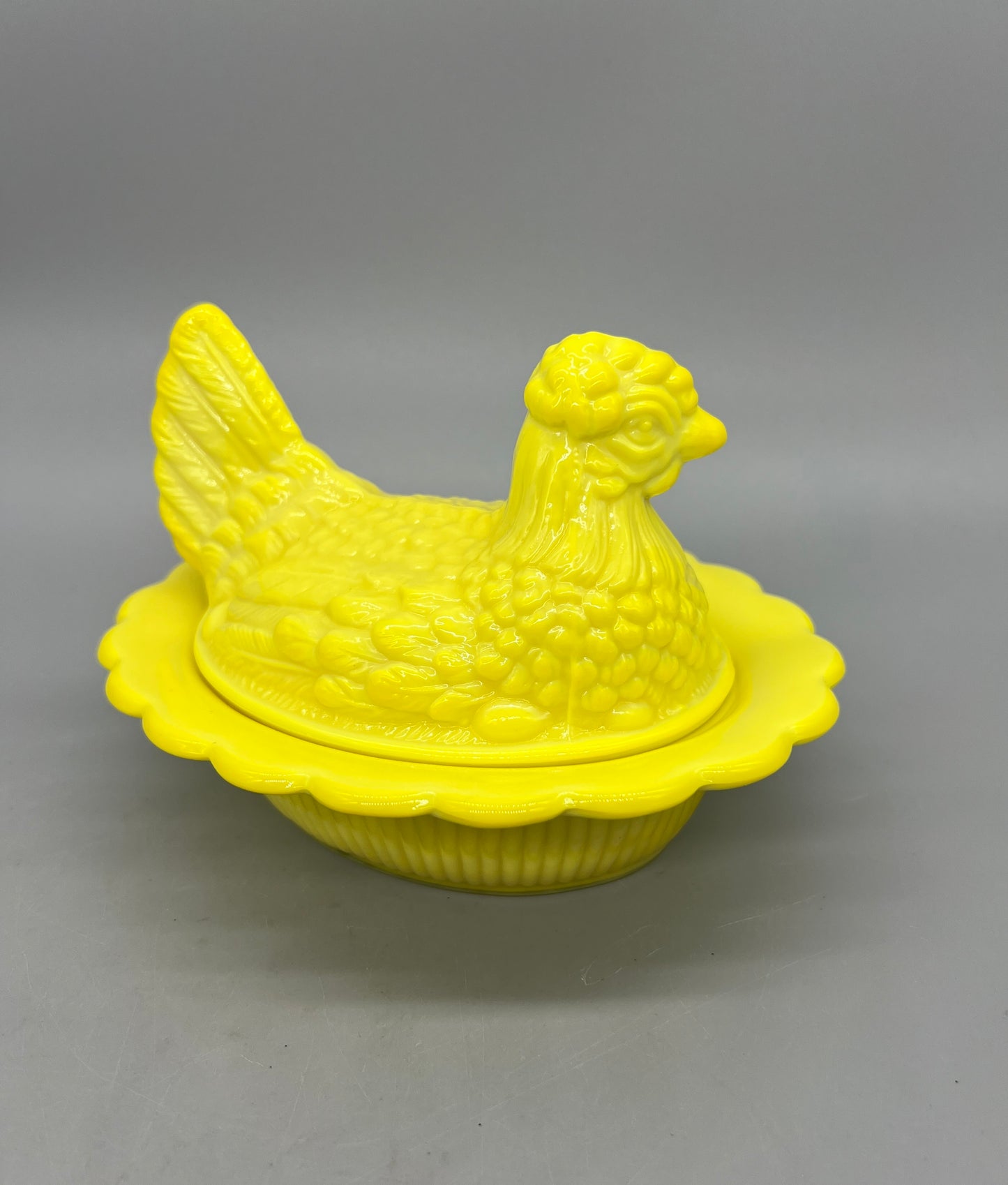 Mosser Dandelion Yellow Hen On Nest 6.5"